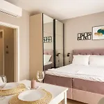 Open Sea Panorama Apartment